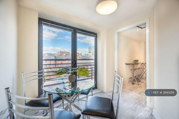 5 bedroom flat to rent - Photo 1