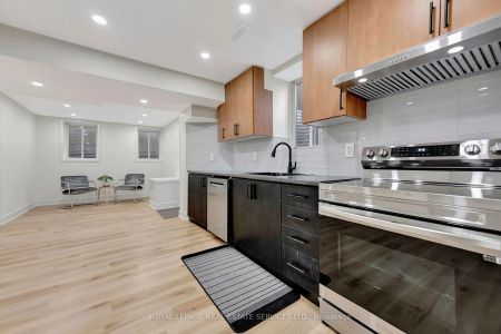 Detached Home For Lease | W9044225 - Photo 3