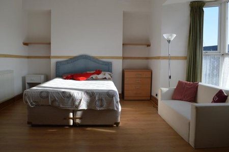 3 bedroom house share to rent - Photo 3