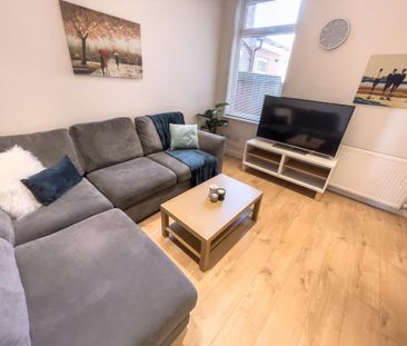 4 bedroom terraced house to rent - Photo 2