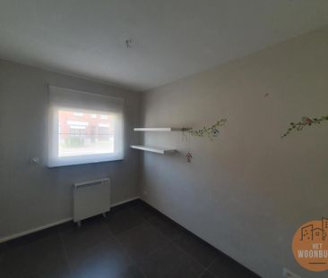 Prachtig gelijkvloersappartement met 3 slpks, garage en tuin - Photo 4