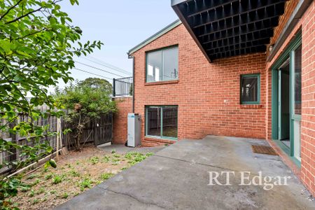 Thinking of selling? Contact our agent - Photo 5