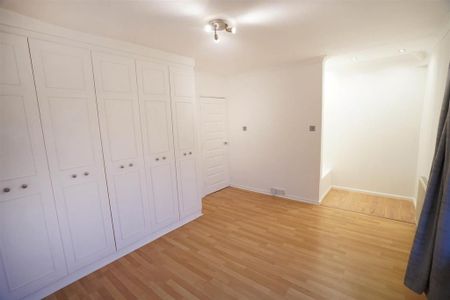 2 bedroom semi-detached house to rent - Photo 5