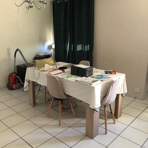 Location Appartement 3 pièces 77m² VAULX EN VELIN 69120 - Photo 1