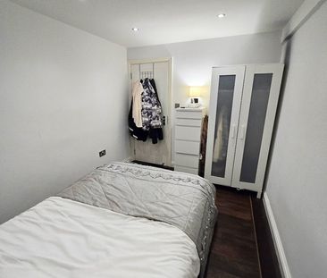 1 Bed Flat, Connaught Towers, CR7 - Photo 2