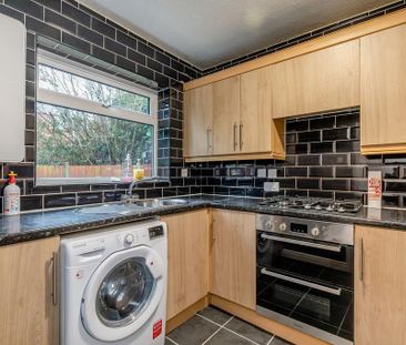 3 bedroom semi-detached house to rent - Photo 3