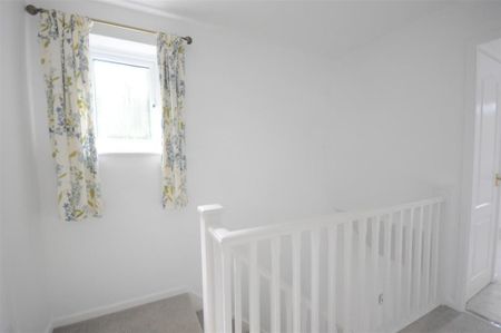3 bedroom detached house to rent - Photo 4