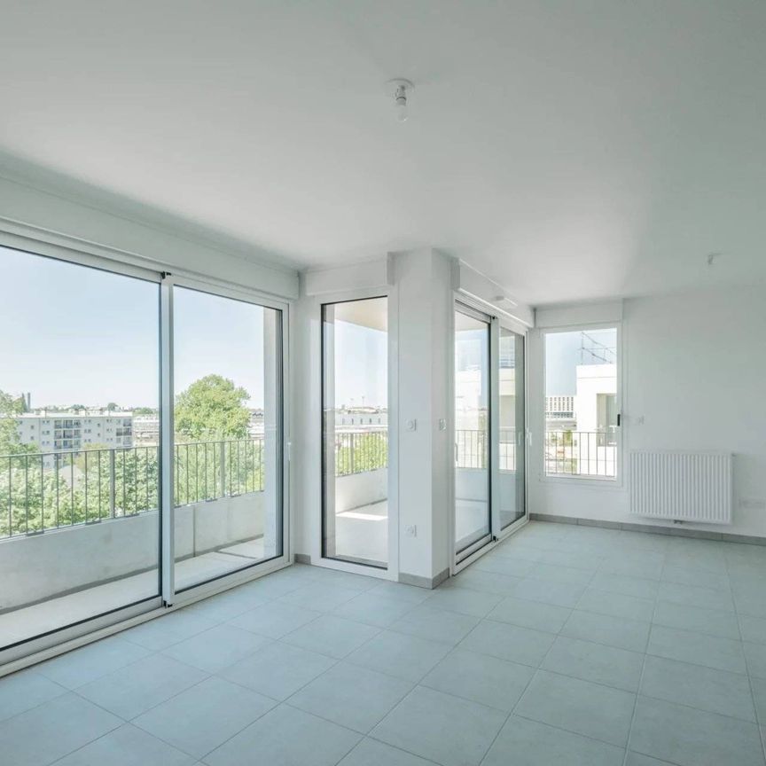 Rental Apartment Bordeaux Saint-Jean - Photo 1