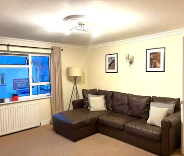 2 bedroom Maisonette to let - Photo 6