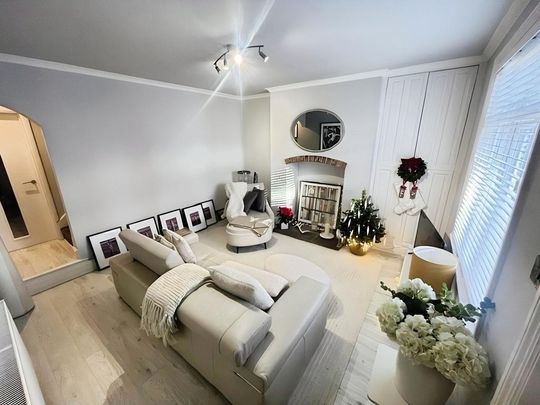 2 bedroom terraced house to rent - Photo 1