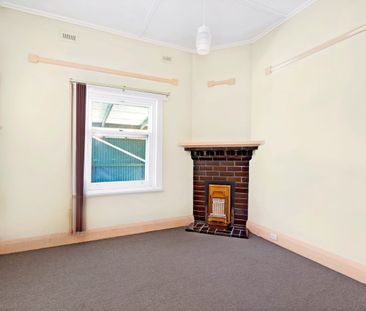 Spacious 2 Bedroom Maisonette With Huge Yard - Photo 6