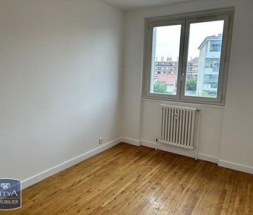 Location Appartement 4 pièces 69m² VILLEFRANCHE SUR SAONE 69400 - Photo 3
