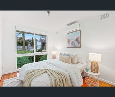 31 OAKTREE DRIVE, Hampton Park, Vic 3976 - Photo 5