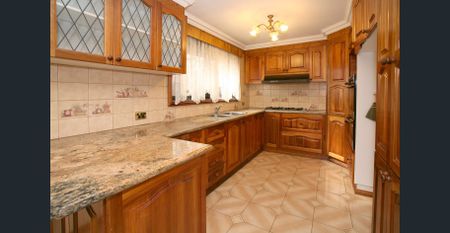 Lovely Family Home in a Great Location! - Photo 2