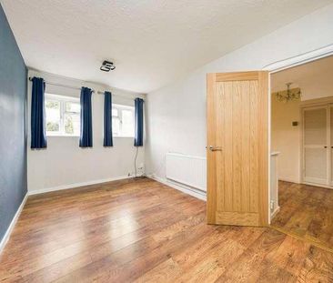 Hazeldene Gardens, Uxbridge, UB10 - Photo 3