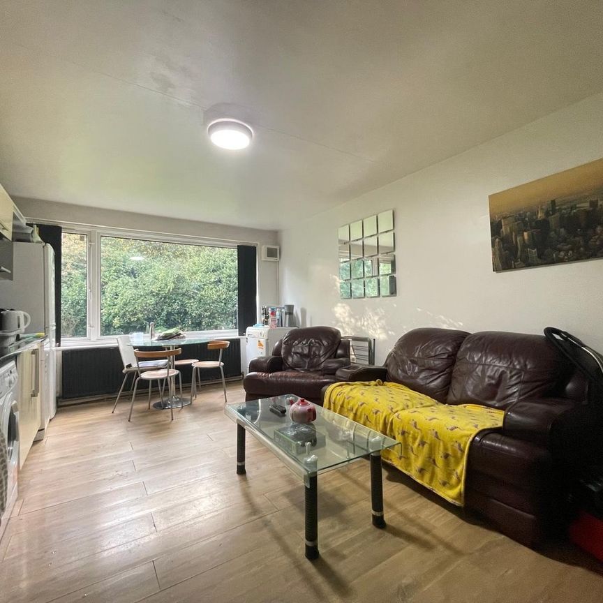 3 bedroom apartment to rent - Photo 1