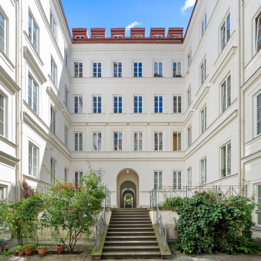 Stilvolle Maisonette im Adlerhof – nur 5 Gehminuten zur U3 Volkstheater | ab sofort verfügbar - Foto 1