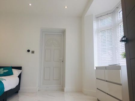Studio Flat, Chaucer Avenue, TW9 - Photo 3