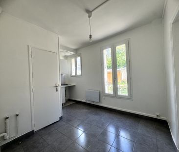 Location Appartement 2 pièces 22m² ST MAUR DES FOSSES 94100 - Photo 2
