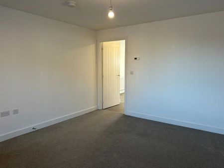 3 bedroom terraced house to rent - Photo 4