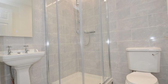 Addison Road, Flat 2, Plymouth - Photo 3