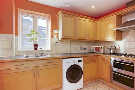 2 bedroom flat to rent - Photo 4