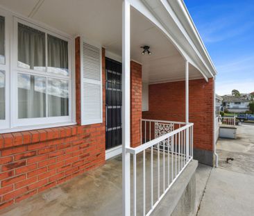 Fully Renovated Unit in Popular Newstead - Photo 3