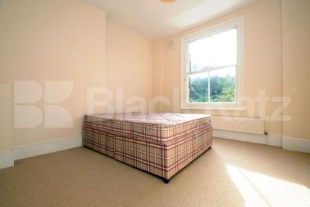 Light 2-bedroom home on Muswell Avenue N10 near amenities in Muswell Hill - Photo 3