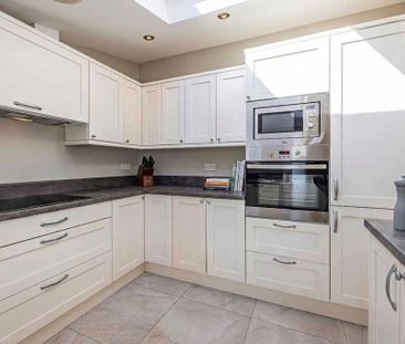 1 bedroom coach house to rent - Photo 4