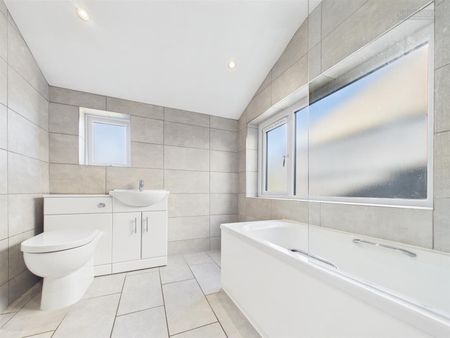 Rowledge Court, Walton, Peterborough, Cambridgeshire, PE4 6BA - Photo 5