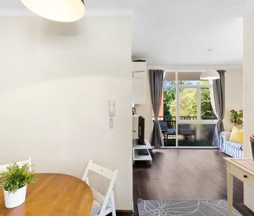 Tranquil living near Darling Street village. - Photo 1