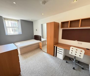 Flat 1 Seion Chapel Ambrose Street - Photo 3