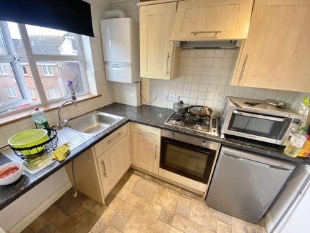 2 bedroom apartment to rent - Photo 3