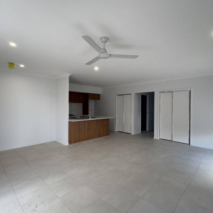 BRAND NEW 4 BEDROOM HOME! - Photo 1