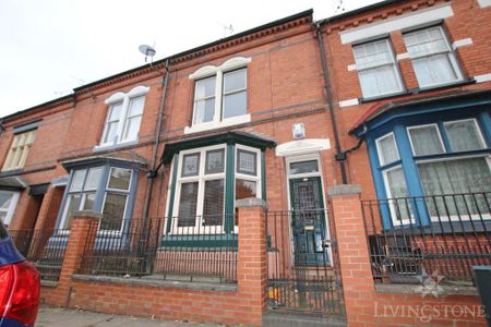 4 bedroom terraced house to rent - Photo 3