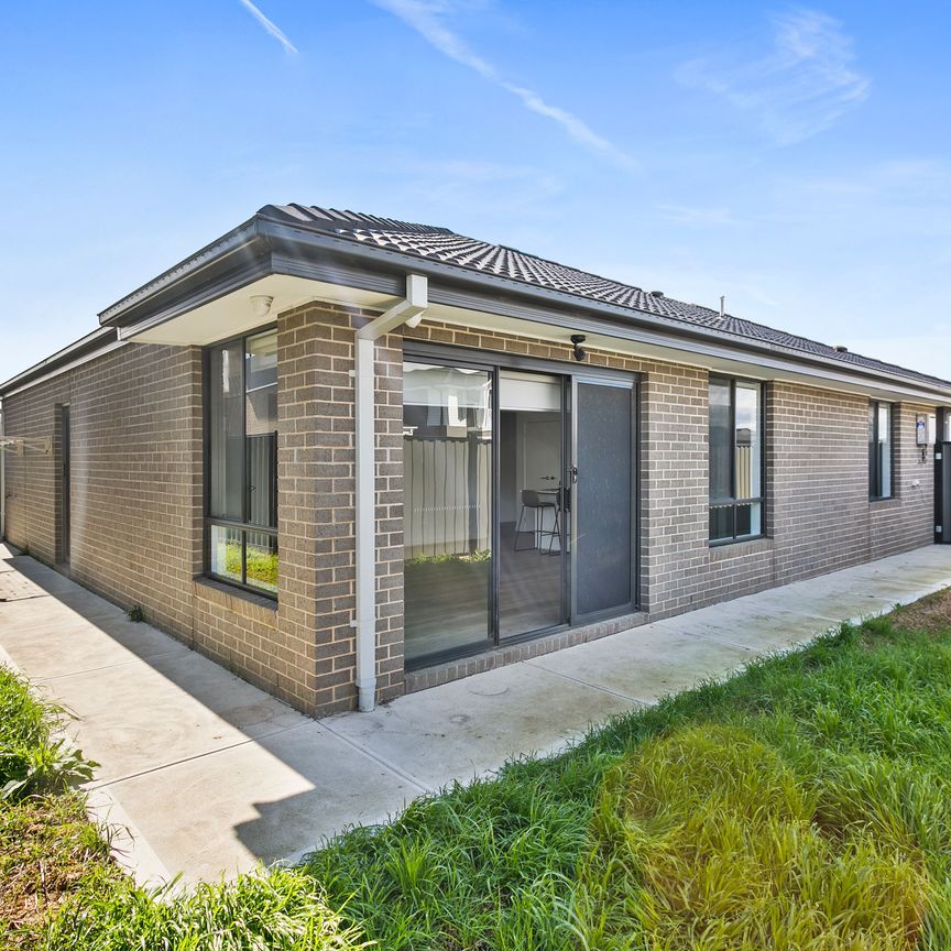 Contemporary, Comfort in a Convenience Location! - Photo 1