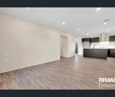 4x2 Family Home in Hilbert - Photo 2