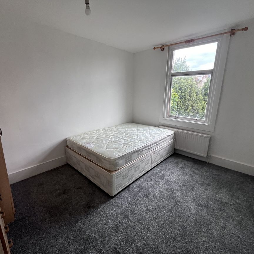 Room in a Shared House, Buxton Road, E15 - Photo 1