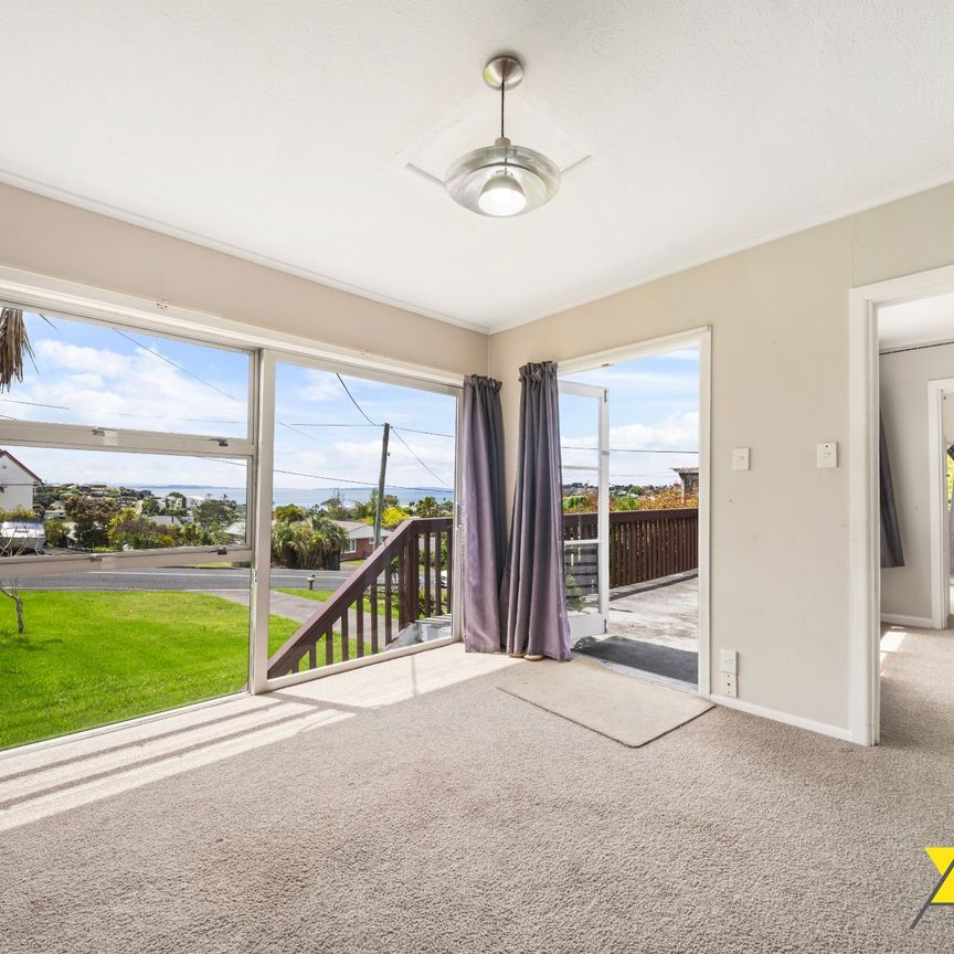 Cozy 2-Bedroom Home in the Heart of Stanmore Bay - Photo 1