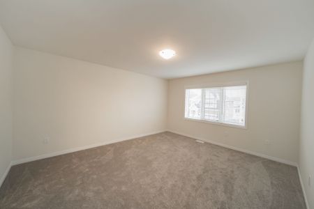 For Lease - 135 Esther Crescent, Thorold, Ontario - Photo 3