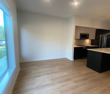 3-Bedroom Townhouse for Rent in Killarney - Photo 1