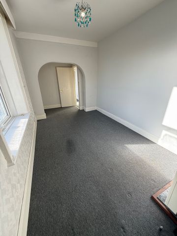 1 Bed Flat, Lawn Road, SO17 - Photo 4