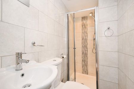 Brownhill Road, London SE6 - Photo 3