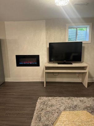 For Lease - 94 Houseman Crescent, Richmond Hill, Ontario - Photo 1