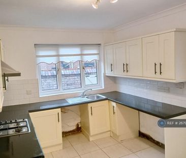 3 bedroom terraced house to rent - Photo 6