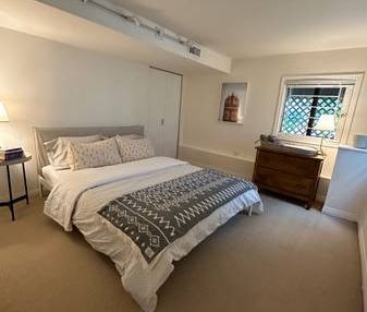 FURNISHED Kitsilano Basement Suite - Photo 1