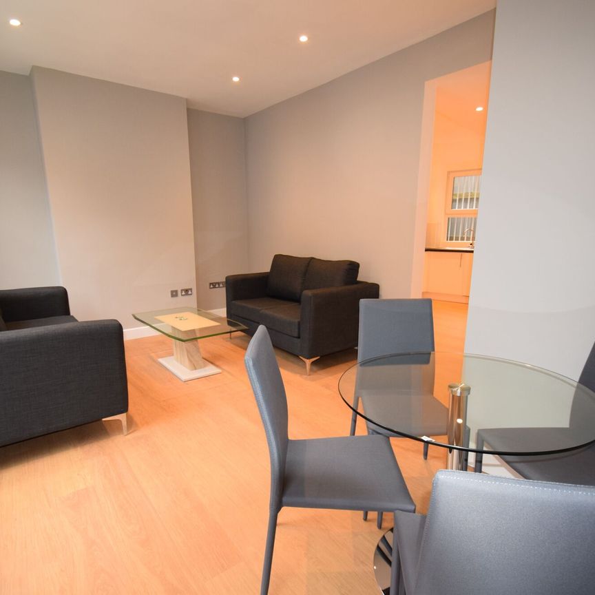 2 bedroom flat to rent - Photo 1