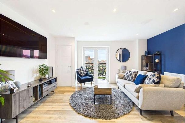 Bolton Drive, Shinfield, Reading, Berkshire, RG2 - Photo 1