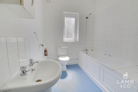 2 bedroom flat to rent - Photo 4