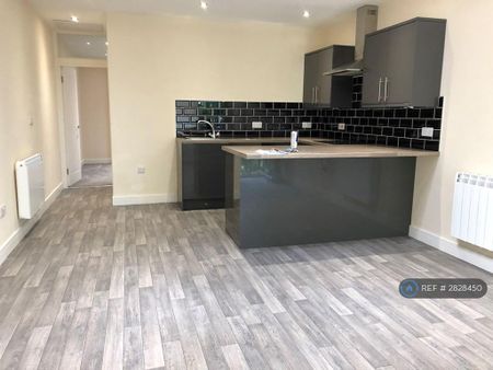 1 bedroom flat to rent - Photo 5